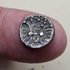 Moneta celtica. Anello pellet