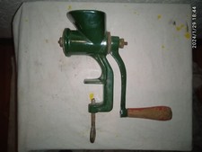 Tritacarne manuale vintage  in ghisa In Ottime Condizioni.