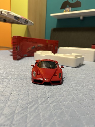 Ferrari enzo scala - ferrari, 1:18