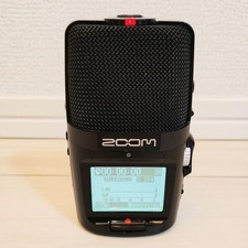 ZOOM H2n pratico registratore