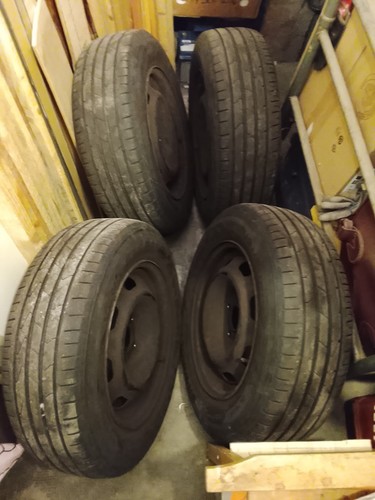 Quattro gomme con cerchi - gomme,