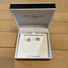 Orecchini a perno R.H. Macy &