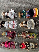 collezione completa di bambole