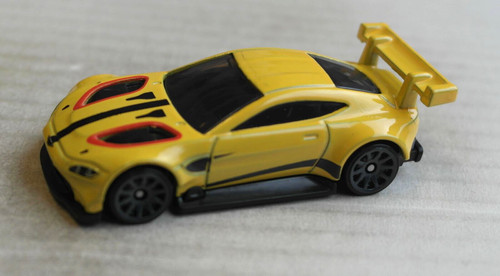 Hot wheels aston martin - hot,