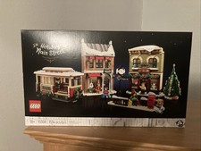 LEGO Icons Set: 10308 Holiday
