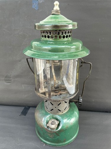 Vecchia lampada vintage