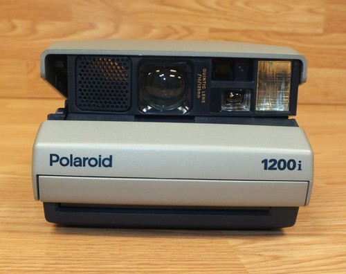 Fotocamera flash istantanea