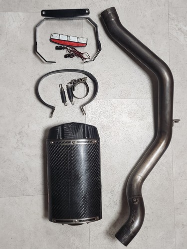 Silenziatore scarico carbonio