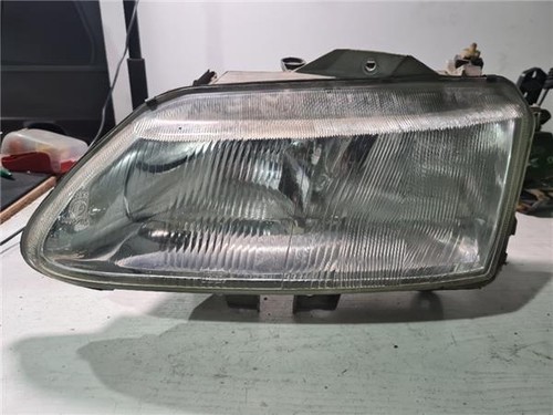 Faro anteriore sinistro