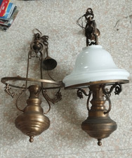 ANNI 50 - ANTICHI LAMPADARI OTTONE E RAME, UNO SENZA CAMPANA DI VETRO