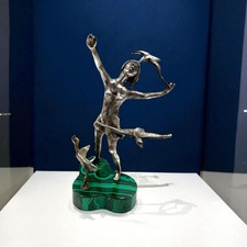 Statuetta Efer in argento 800 su base in malachite – “Libertà” – scultura d’auto