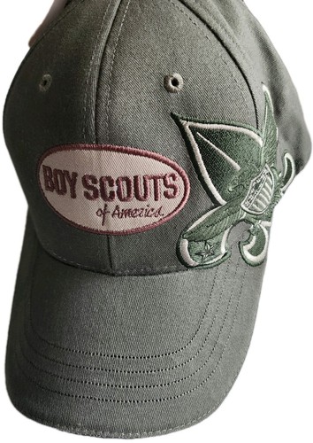 Cappello verde ricamato 100%
