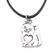 Collana nera con ciondolo