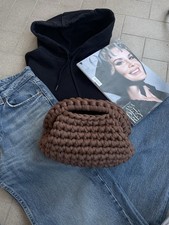 borsa clutch all’uncinetto, fatta a mano