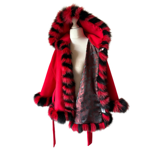 Cappotto mantello rosso con