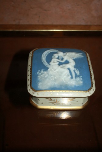 Boite porcelaine pate sur - boite, en