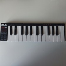 AKAI LPK25 Tastiera MIDI / USB con Controller Arpeggiatore Campionatore