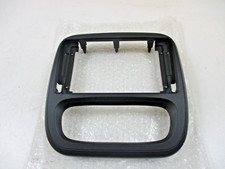 Vivaro B radio surround trim