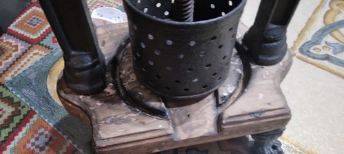 Antico torchio pressa - o,