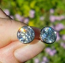 Orecchini a perno taglio tondo