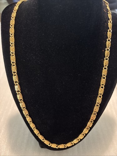 A25 vintage trifari gold tone - vintage,
