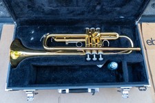 Tromba Yamaha YTR 2330 con