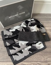 Cappello E Sciarpa Grigia Camo