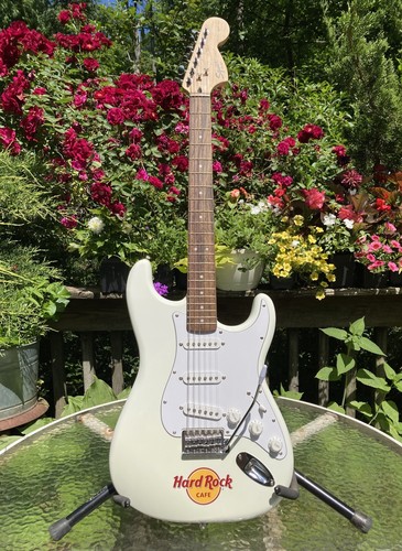 Stratocaster squier fender - by,