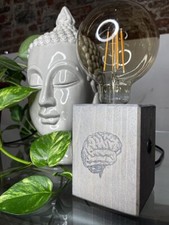 lampada da tavolo in legno