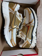 Nike zoom vomero taglia 44 - vomero, 5