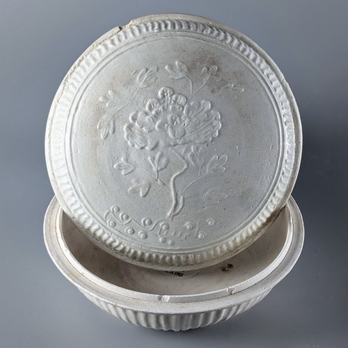 Antica scatola bianca - , e