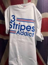 3 Stripes Addict - T-shirt Adidas in cotone biologico ispirata ai collezionisti