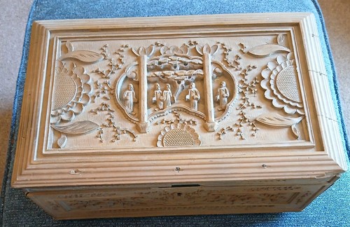 Superb vintage carved wooden - superb,