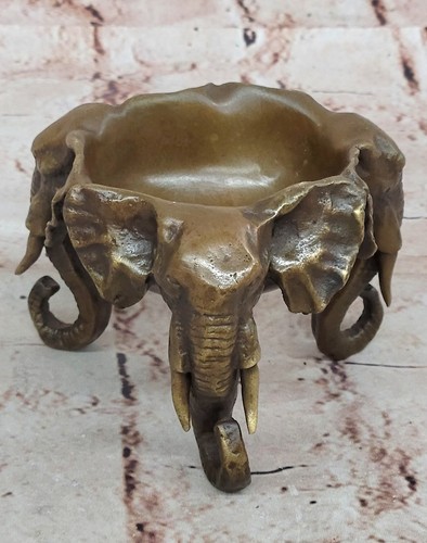Posacenere uomo elefante