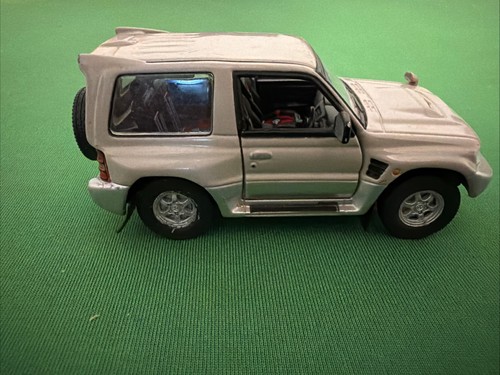Mitsubishi pajero - 1/43,