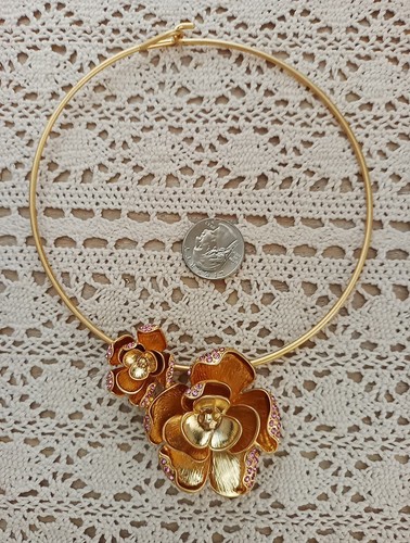 Collana con fiori - , oscar