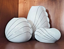 Tris Vasi in Porcellana