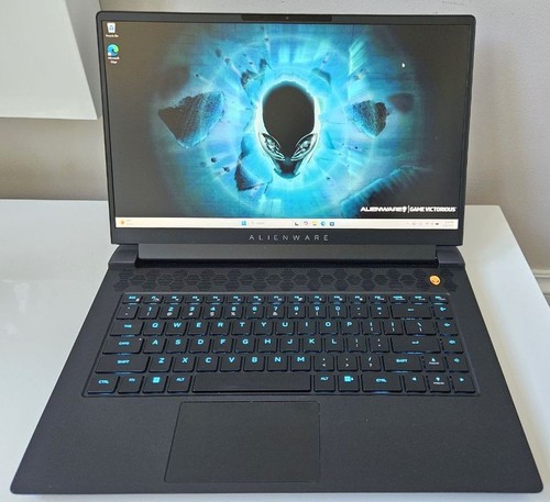 Alienware m15 6 pollici - m15, r7
