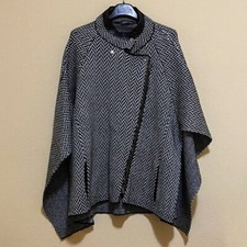 aNYplace Poncho Mantella Zip