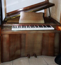 CELESTA CARILLON a TASTIERA ditta Negro Italia doppia Meccanica Renner USATO