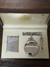 Accendino Zippo con orologio