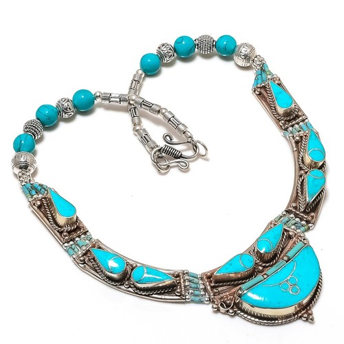 Collana con pietre preziose