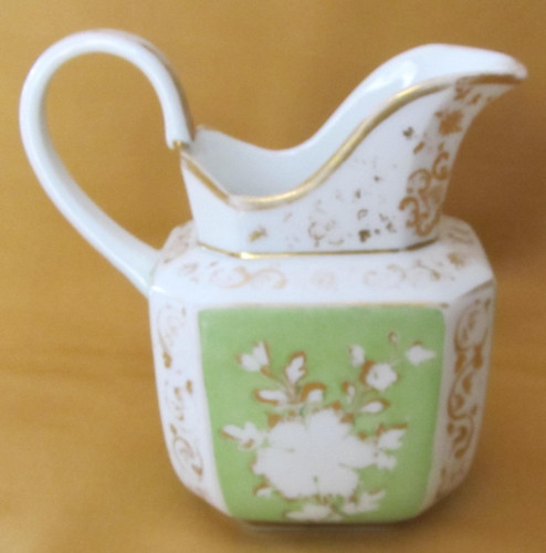 Bottiglia latte in - di,