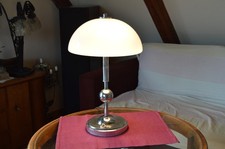 Antica lampada da tavolo ceca