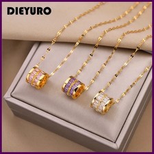 Collana con ciondolo tondo