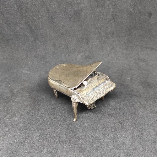 Microfusione pianoforte coda - pianoforte,