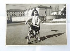 BELLA FOTO VECCHIA BAMBINA BICICLETTA REVERE ? MANTOVA FOTO MORI ANNI '50