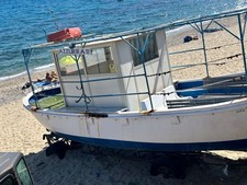 Barca a Motore Con Cabina In Alluminio.