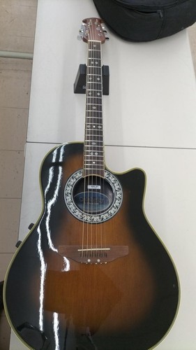 Chitarra acustica elettrica