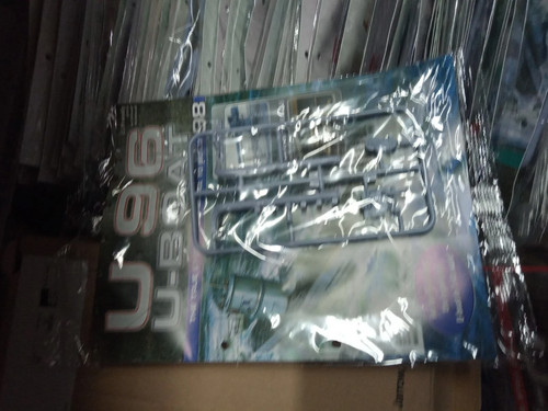 Hachette boat kit - u-96,